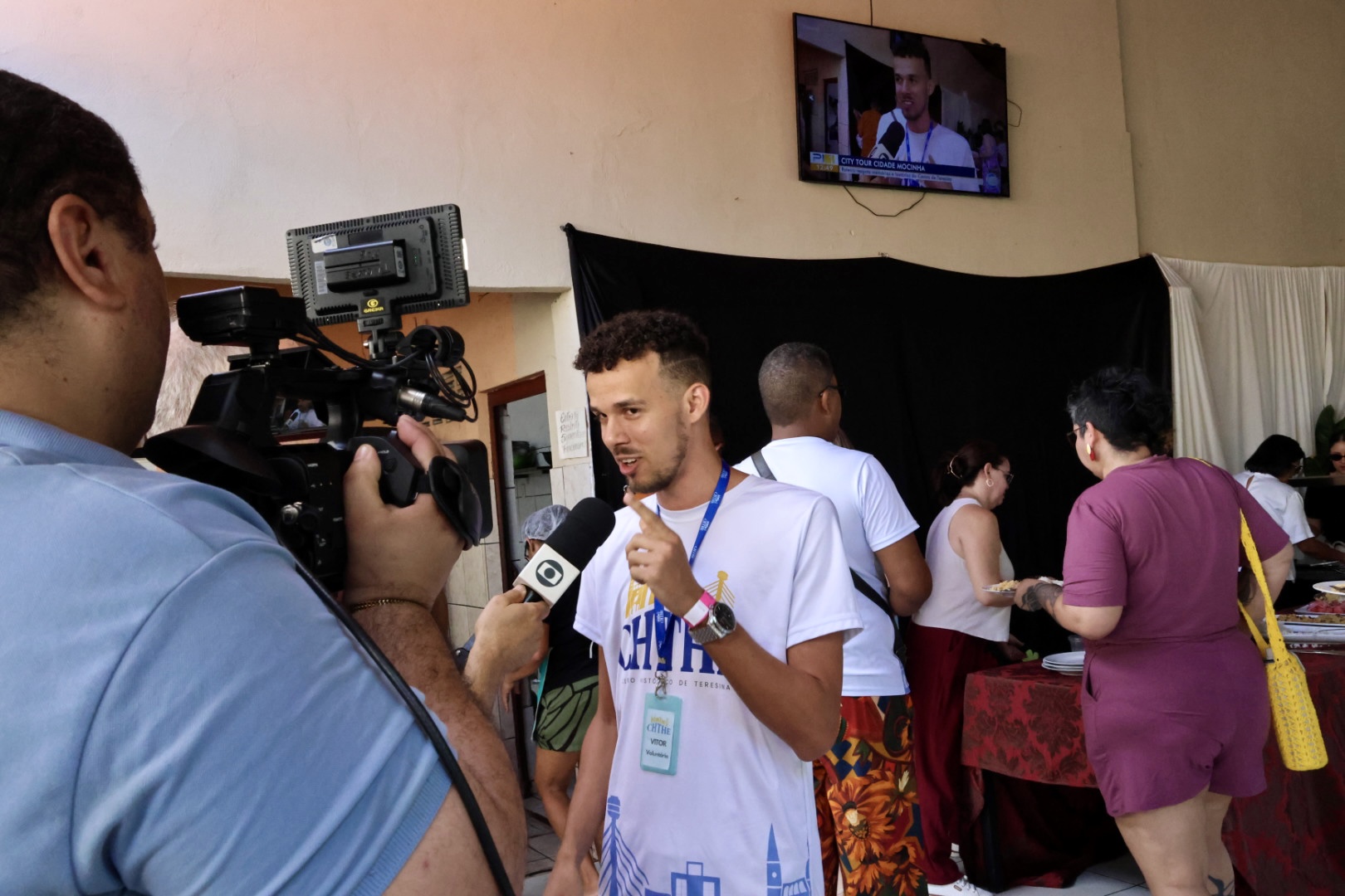 Representante do CHTHE concede entrevista durante o projeto