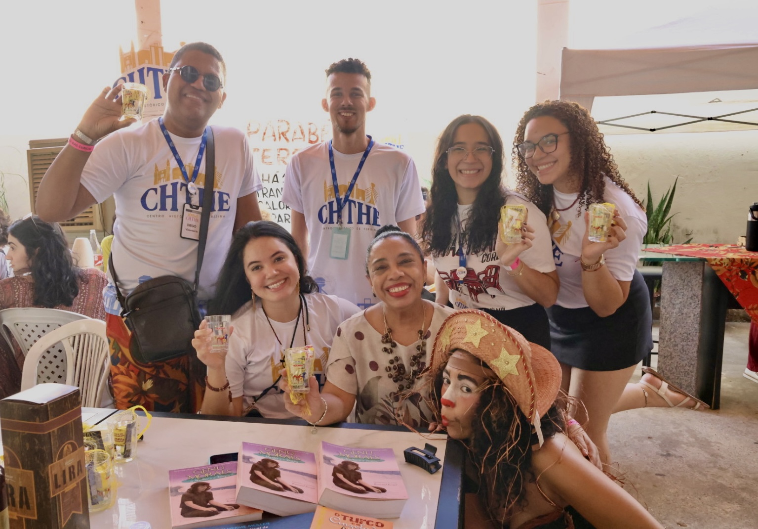 Equipe e participantes celebram a cultura teresinense