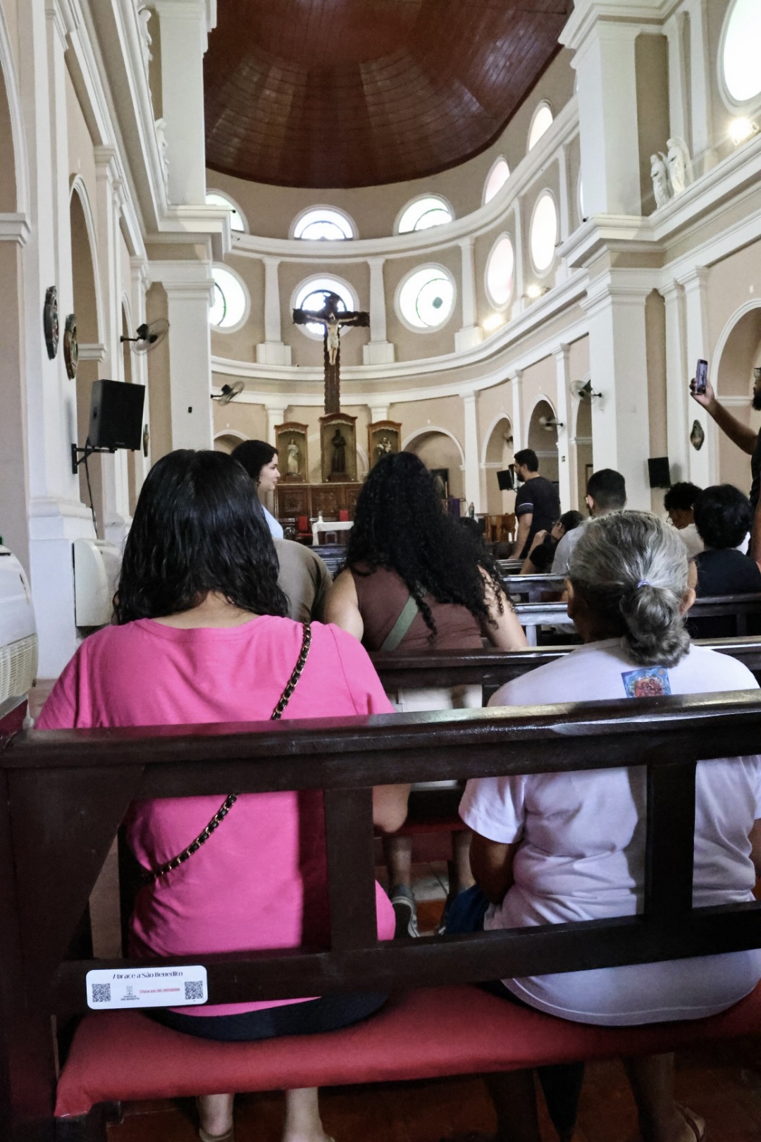 Interior de igreja durante visita do City Tour